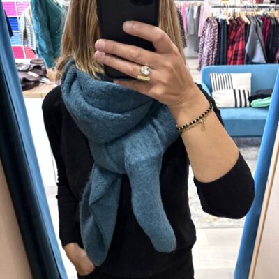 Echarpe bleue canard